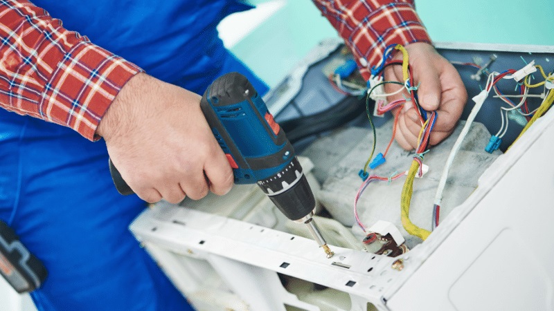 Alaşehir Franke Franke çamaşır makinesi kart tamiri – Su almama arızası orijinal parça ile giderildi. - Teknik servis örneği